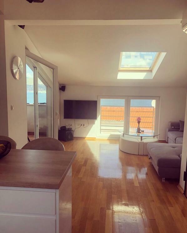 Apartment Bona Dea Seaside Trogir